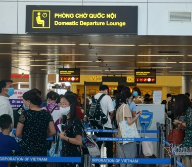 Hơn 18.000 khách bay từ TP.HCM ra Hà Nội cách ly tại nhà