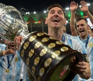 Messi cảm ơn Maradona sau khi cùng Argentina vô địch Copa America